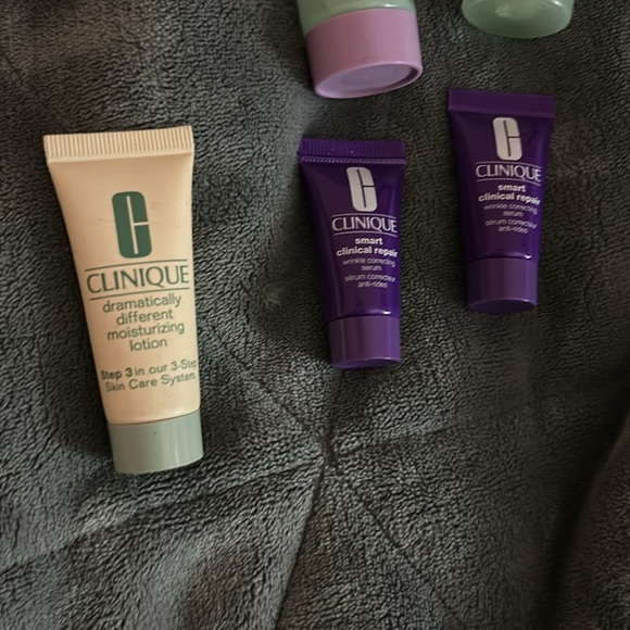 Clinique Set - Picture 4 of 9